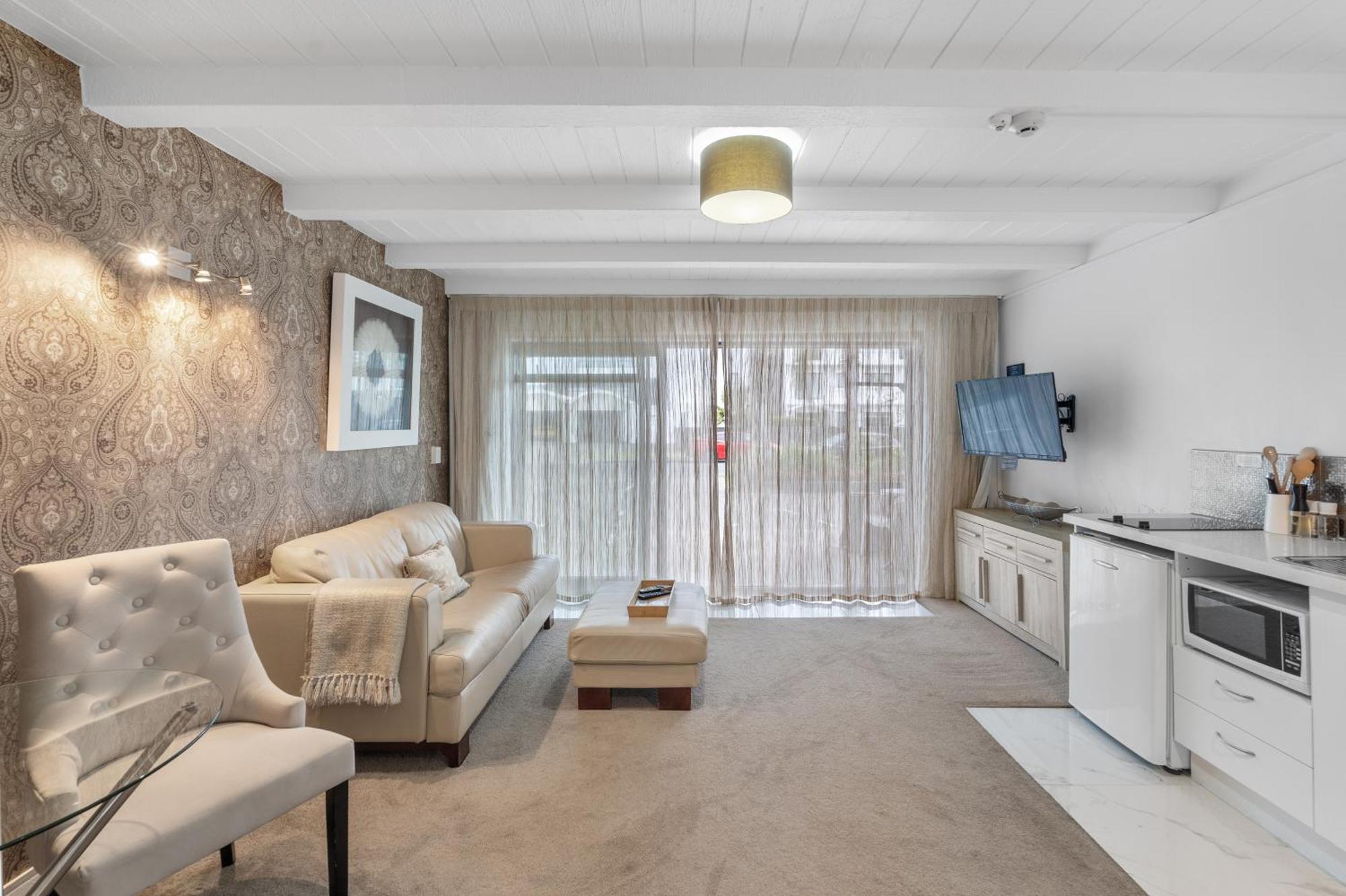 Orewa Beachcomber Exterior photo