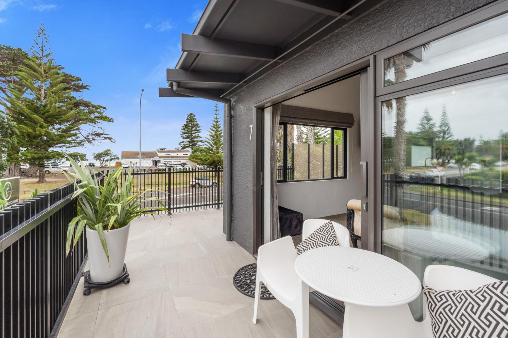 Orewa Beachcomber Exterior photo